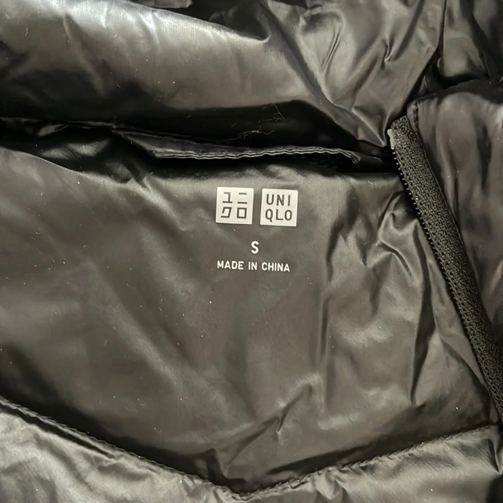 Uniqlo Ultra Light Down extra warm black jacket w/pockets front zipper like new - Picture 9 of 11